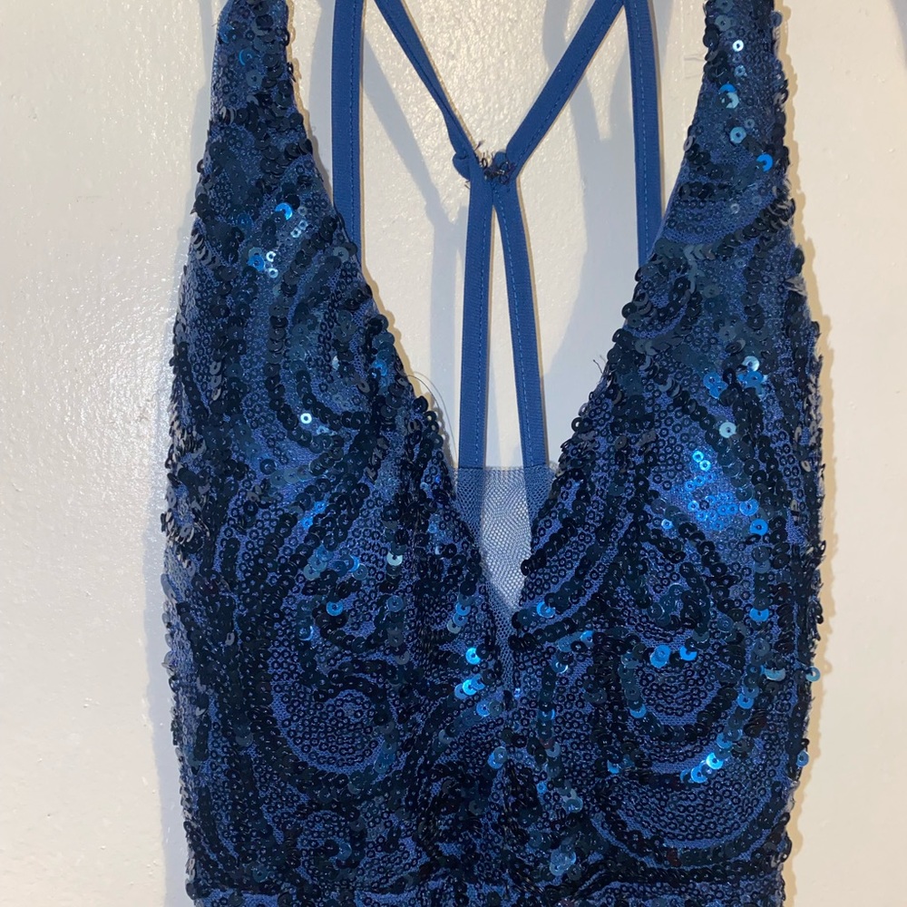 STUNNING NAVY PROM DRESS